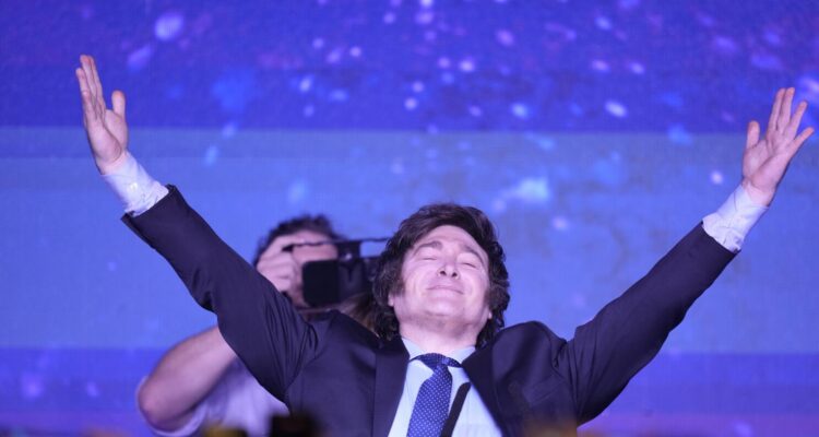 Argentina: un Milei triunfante profundiza su programa de ultraderecha 1 Milei