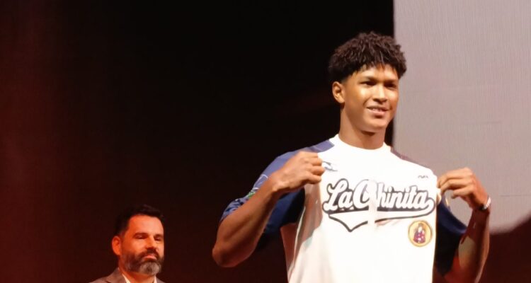 Águilas del Zulia reveló uniforme especial «City Connect» en honor a «La Chinita» 1 Águilas