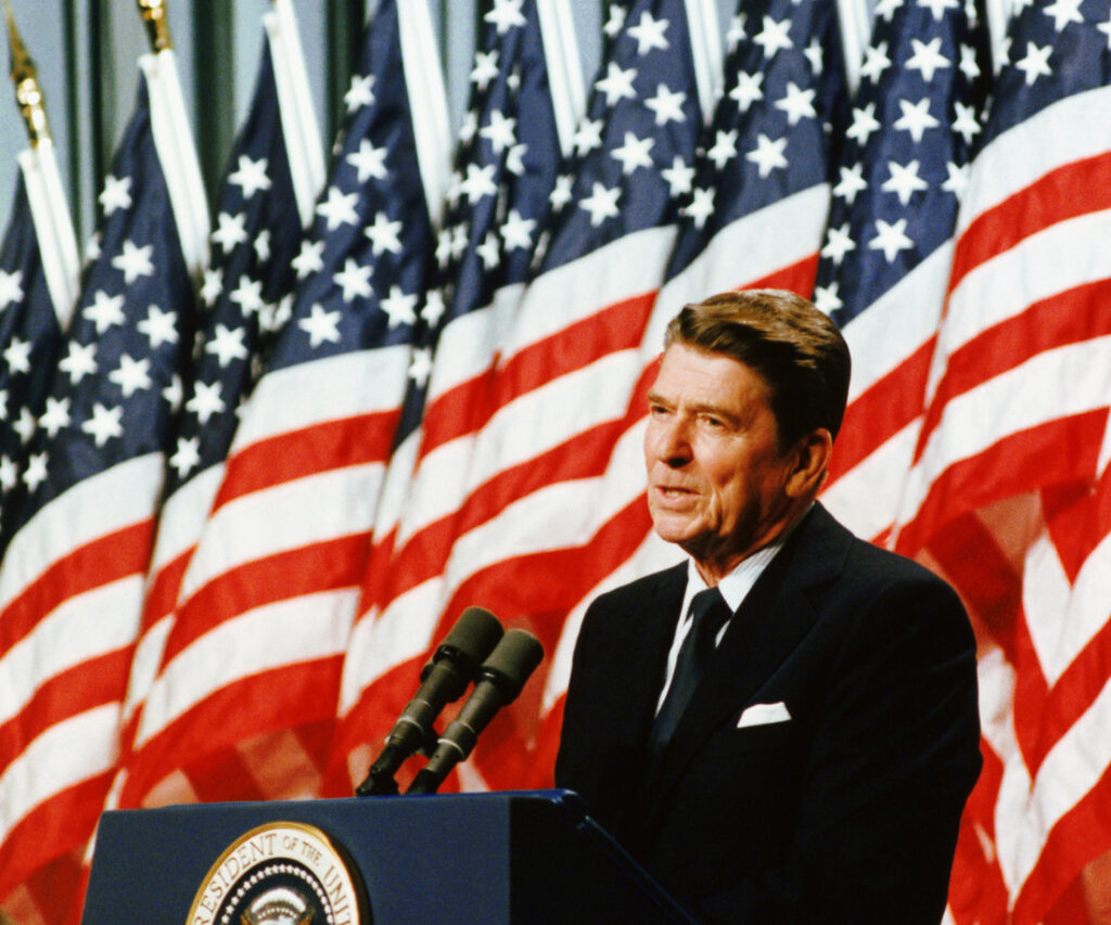 Los pretextos (y verdaderos objetivos) de las intervenciones de EE. UU. en América Latina 6 Reagan