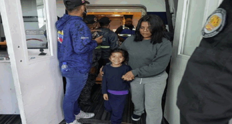 Llegaron al país 217 migrantes venezolanos provenientes de Estados Unidos 1 Venezolanos