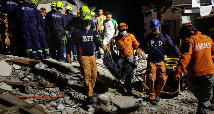 Subió a 72 la cifra de muertos por el sismo de magnitud 6,9 en Filipinas 1 Sismo