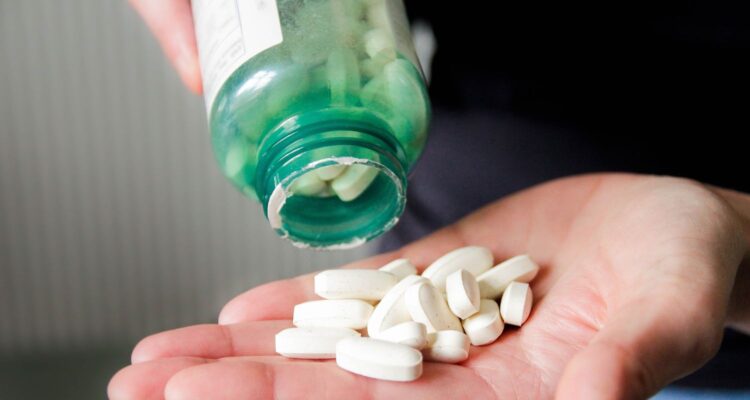 ¿Nos ayuda el magnesio a dormir mejor?, ¿debemos tomar suplementos? y otras preguntas que genera el consumo de este mineral 1 Suplementos de magnesio