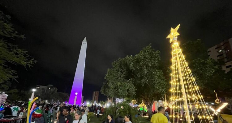 La Navidad encendió sus luces en las plazas República e Indio Mara de Maracaibo 1 Plaza