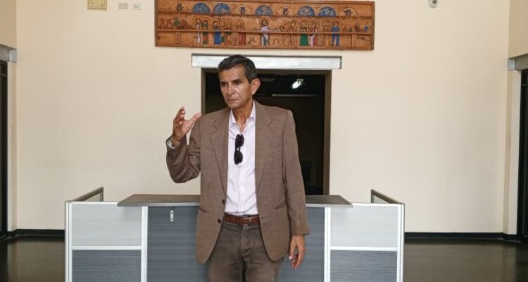 El señor José Villalobos denunció el aumento excesivo del pasaje: «Nos están matando los choferes de transito» 1 José Villalobos