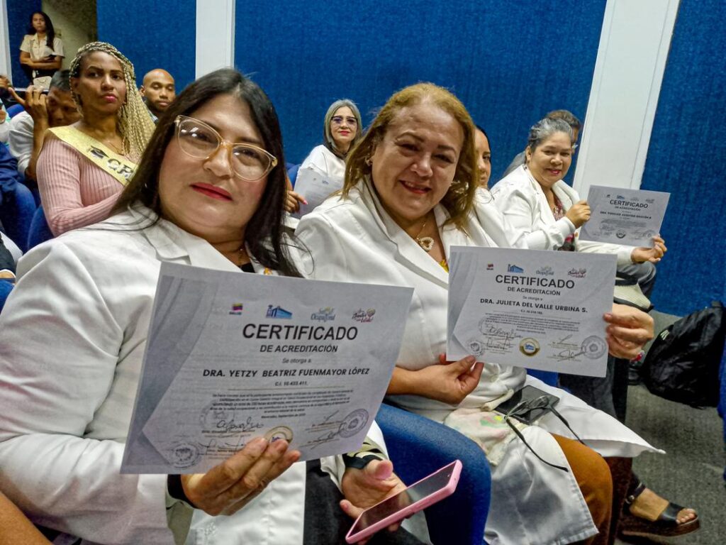 SAHUM otorgó 144 reconocimientos por cursos de Gestión de Medicina Ocupacional y Auxiliar de Radioterapia 3 WhatsApp Image 2025 10 06 at 9.52.54 AM 1