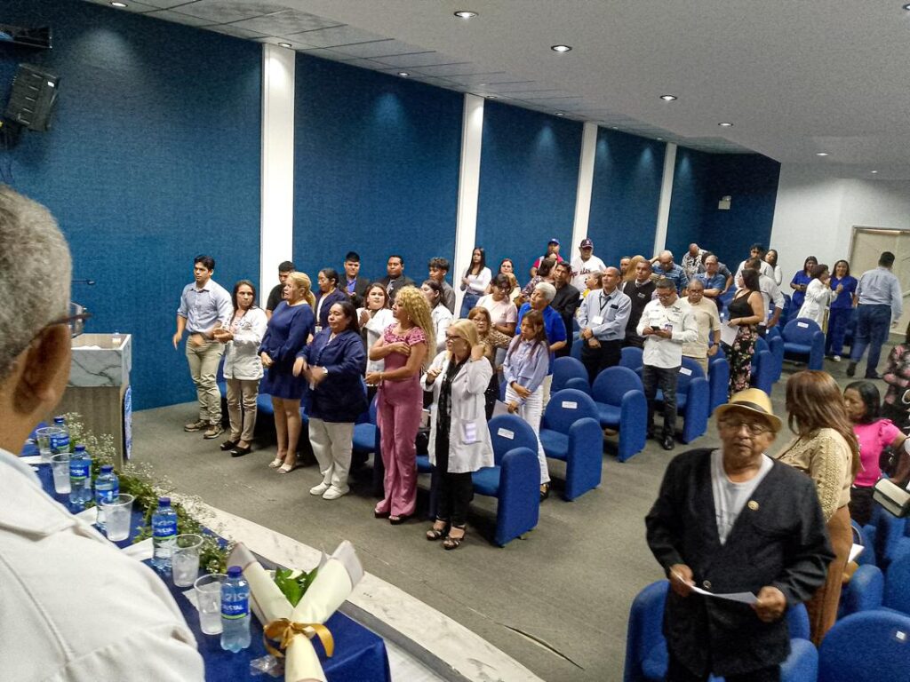 SAHUM otorgó 144 reconocimientos por cursos de Gestión de Medicina Ocupacional y Auxiliar de Radioterapia 4 WhatsApp Image 2025 10 06 at 9.52.54 AM 3