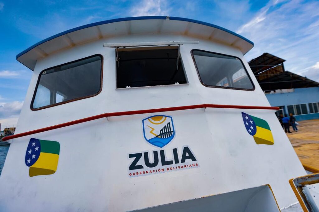 Embarcación La Confianza se sumó con 104 puestos para el transporte lacustre hasta Almirante Padilla 2 WhatsApp Image 2025 10 06 at 9.56.45 AM 1