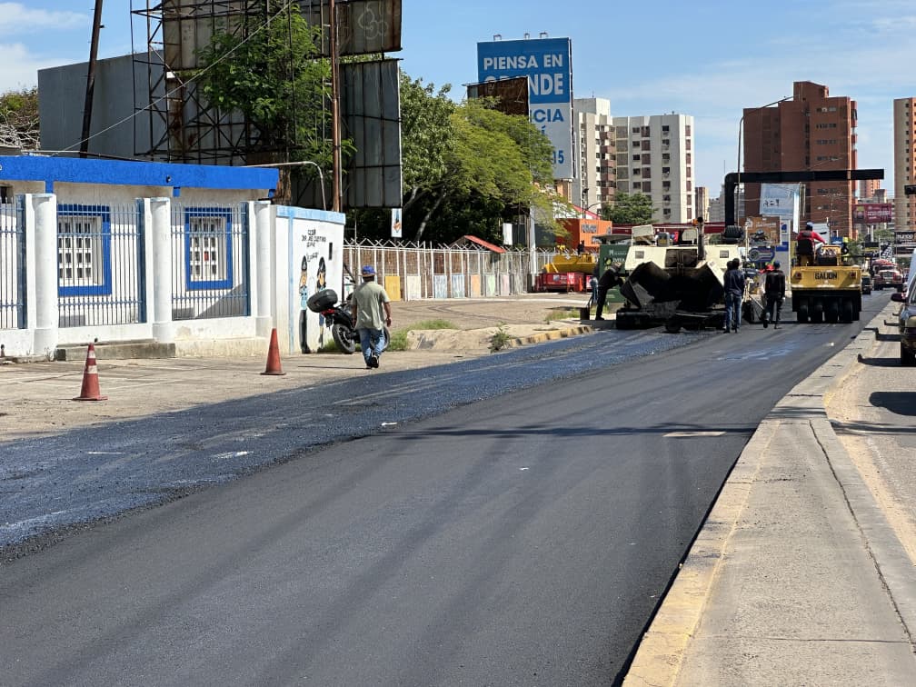 Alcaldía culminó con éxito primera fase del reasfaltado de la Av. Delicias sentido sur-norte 2 WhatsApp Image 2025 10 08 at 3.40.21 PM 1