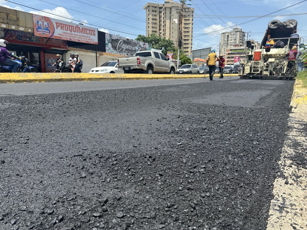 Alcaldía culminó con éxito primera fase del reasfaltado de la Av. Delicias sentido sur-norte 4 WhatsApp Image 2025 10 08 at 3.40.22 PM
