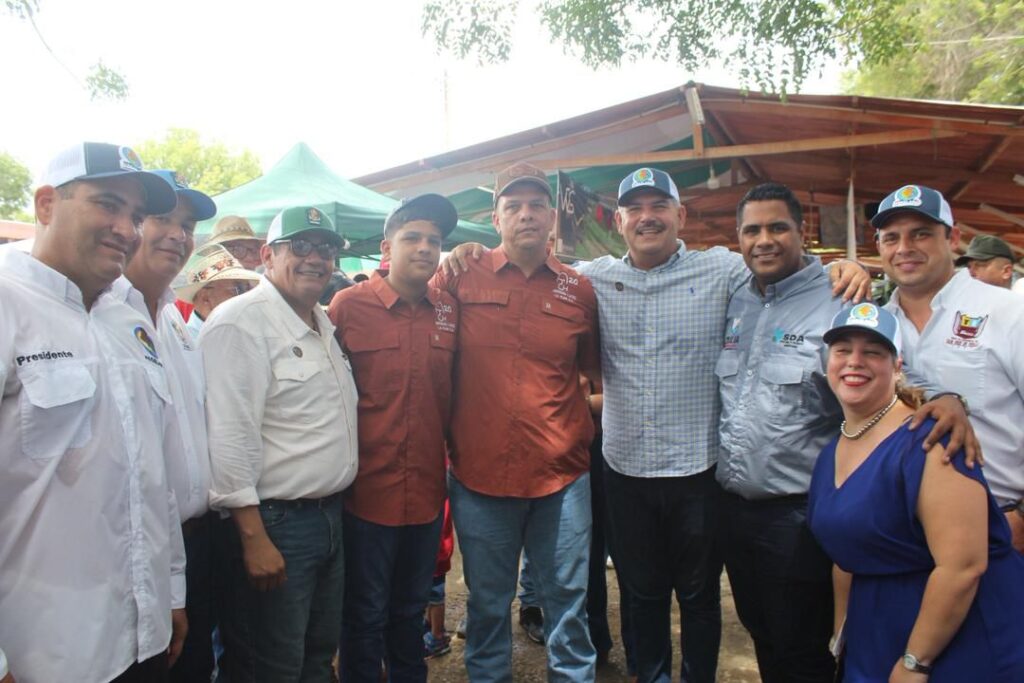 Gobernador Luis Caldera en la 48ª Feria Expocomercial Ganadera de Rosario de Perijá: Esta es una muestra de la Venezuela y el Zulia potencia 3 WhatsApp Image 2025 10 13 at 11.08.12 AM 2
