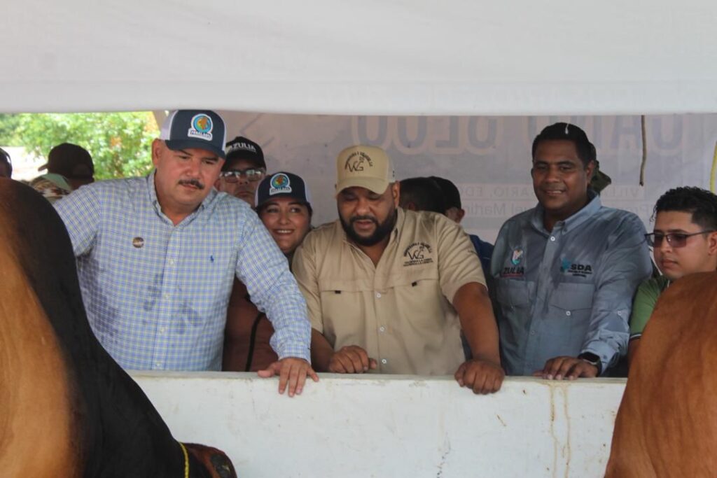 Gobernador Luis Caldera en la 48ª Feria Expocomercial Ganadera de Rosario de Perijá: Esta es una muestra de la Venezuela y el Zulia potencia 2 WhatsApp Image 2025 10 13 at 11.08.12 AM 4