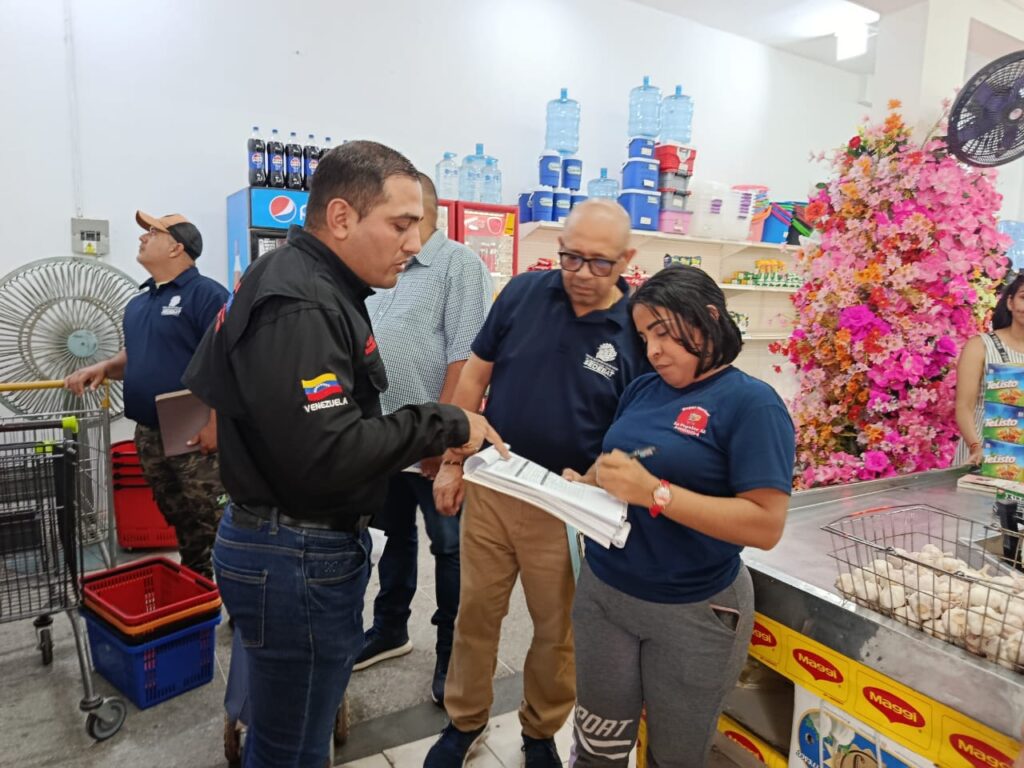 Sedebat visitó más de 80 establecimientos comerciales en campaña de concientización a contribuyentes del sector Los Cactus 2 WhatsApp Image 2025 10 13 at 11.09.59 AM 1