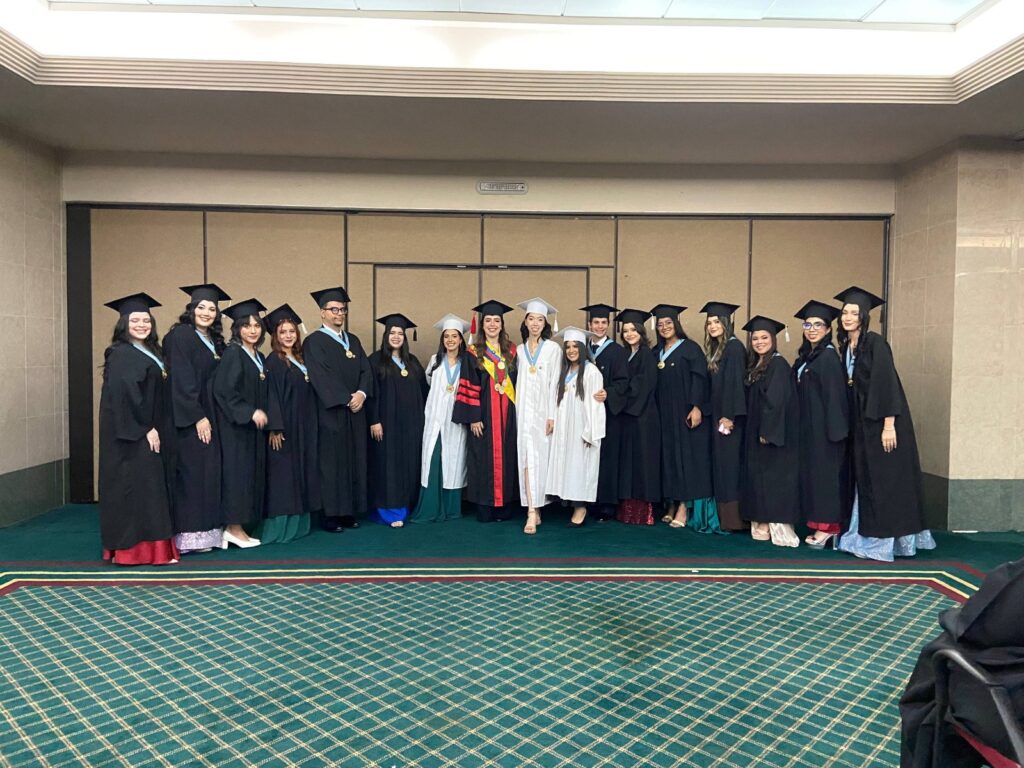 Más de 400 sueños cumplidos: URBE entregó títulos a su nueva generación de profesionales 2 WhatsApp Image 2025 10 13 at 2.37.51 PM