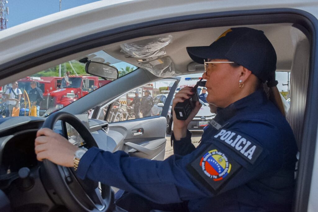 Alcalde Héctor Soto dotó de nuevos equipos a Bomberos de San Francisco y Polisur 4 WhatsApp Image 2025 10 14 at 11.41.13 AM 3
