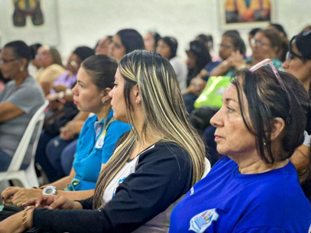 Alcaldía de Maracaibo lanzó el programa oftalmológico «Santa Lucía» para atender a niños de 6 a 8 años 4 WhatsApp Image 2025 10 14 at 4.49.06 PM 3