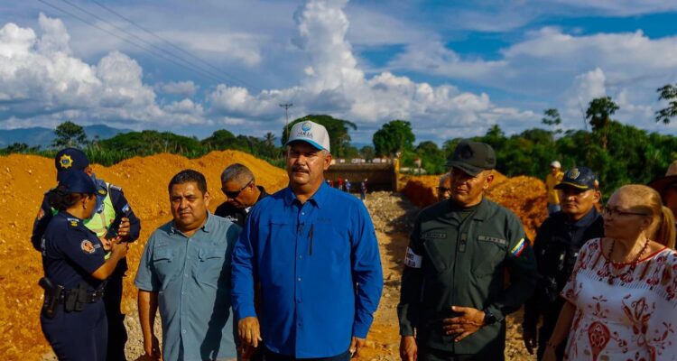 Gobernador Caldera constató avances de obras en materia de vialidad, agua y salud en el municipio Baralt 1 Caldera