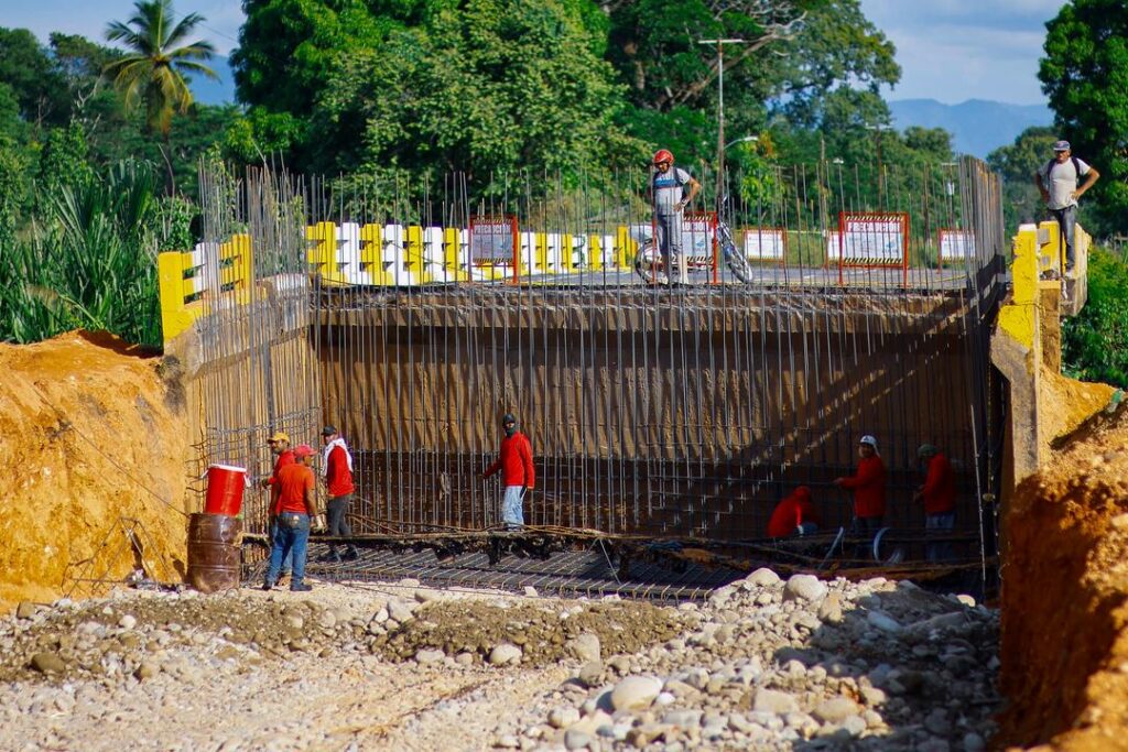 Gobernador Caldera constató avances de obras en materia de vialidad, agua y salud en el municipio Baralt 8 WhatsApp Image 2025 10 16 at 10.50.33 AM 7