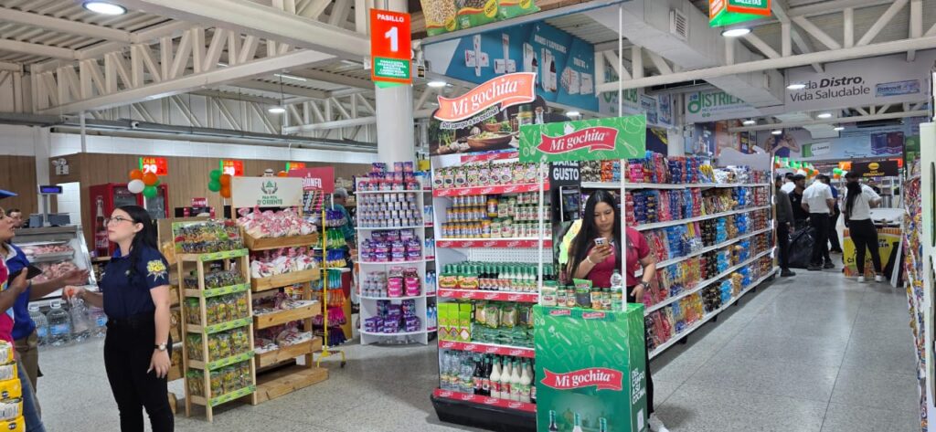 Alcaldía Bolivariana de Maracaibo apalanca motor económico en alianza con el sector privado 3 WhatsApp Image 2025 10 16 at 10.55.29 AM 3