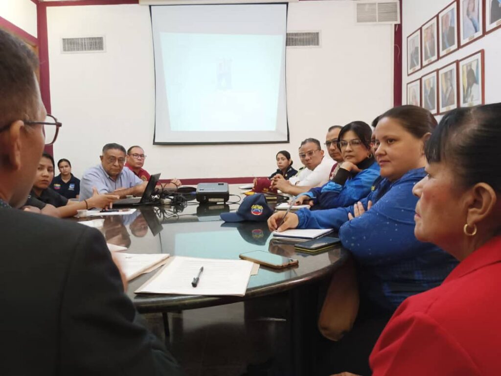 Comisión de Participación del CLEZ debate con el Frente Preventivo del MIJP el Proyecto de Ley de Prevención, Seguridad Ciudadana y Defensa 3 WhatsApp Image 2025 10 17 at 10.01.14 AM 2