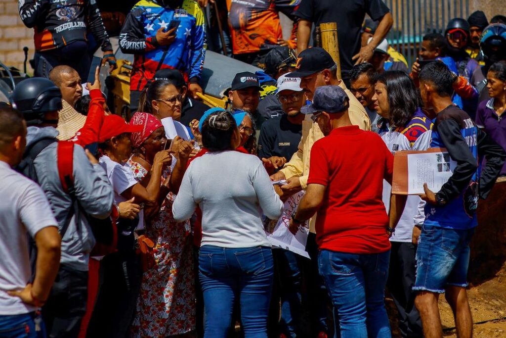 Gobernador Luis Caldera entregó espacios recuperados en el Estadio Luis Aparicio «El Grande» 2 WhatsApp Image 2025 10 17 at 10.01.44 AM