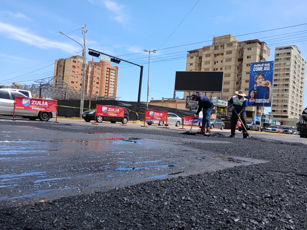 3.800 toneladas de asfalto se han aplicado en sentido norte-sur de la avenida Delicias 2 WhatsApp Image 2025 10 20 at 9.39.47 AM