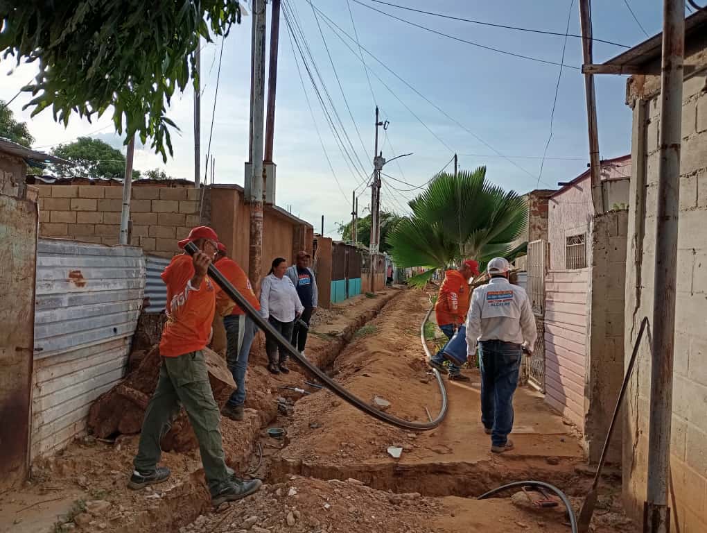 IPMGAS avanza en trabajos de reacondicionamiento de tuberías en el sector San Felipe III 2 WhatsApp Image 2025 10 27 at 11.46.02 AM