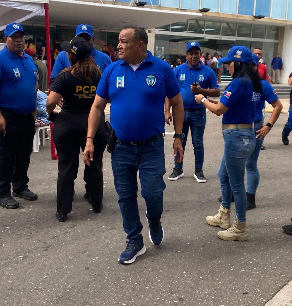 Dirección de Seguridad Ciudadana de Maracaibo hace llamado de conciencia ante el manejo inadecuado de la basura 2 WhatsApp Image 2025 10 27 at 11.52.51 AM 3