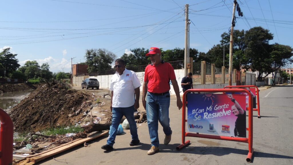 Iniciaron trabajos de saneamiento en 890 metros lineales de la cañada Caribe, al norte de Maracaibo 5 WhatsApp Image 2025 10 29 at 10.50.32 AM 3