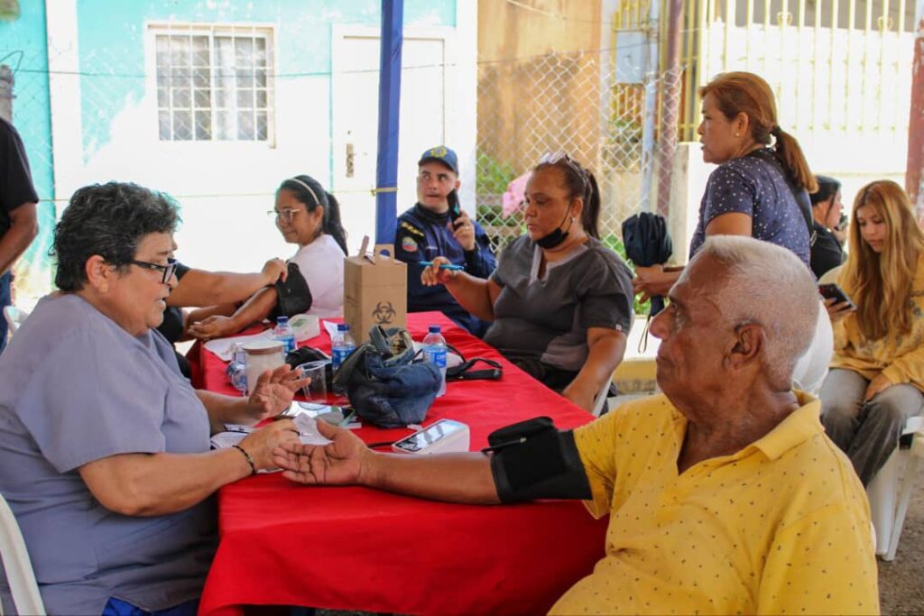 Llegó el pernil a las jornadas de mercados populares de la Alcaldía Bolivariana de Maracaibo 2 WhatsApp Image 2025 10 30 at 11.36.42 AM