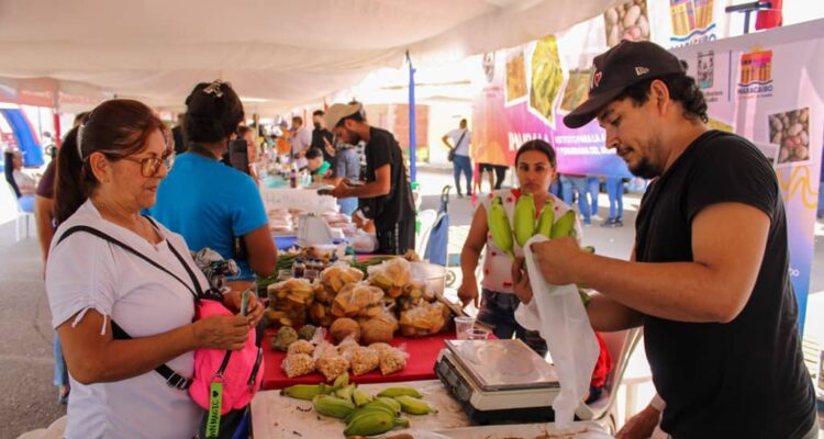 Llegó el pernil a las jornadas de mercados populares de la Alcaldía Bolivariana de Maracaibo 1 WhatsApp Image 2025 10 30 at 11.36.42 AM 3