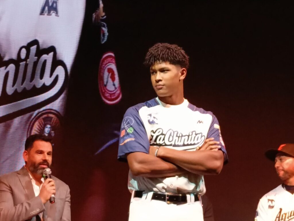 Águilas del Zulia reveló uniforme especial «City Connect» en honor a «La Chinita» 2 aguilas del zulia Nuevo uniforme