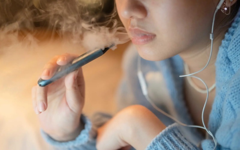 OMS alerta sobre auge del cigarrillo electrónico entre los jóvenes 2 cigarrillos electronicos en ninos y jovenes