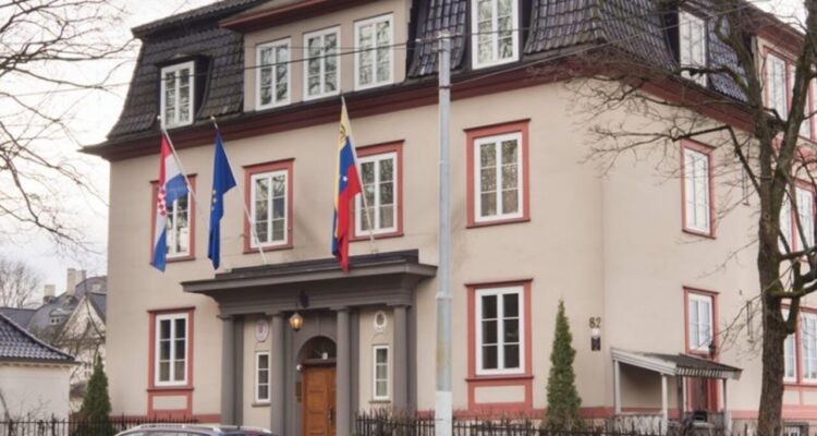 Venezuela cerrará sus embajadas en Noruega y Australia 1 Noruega