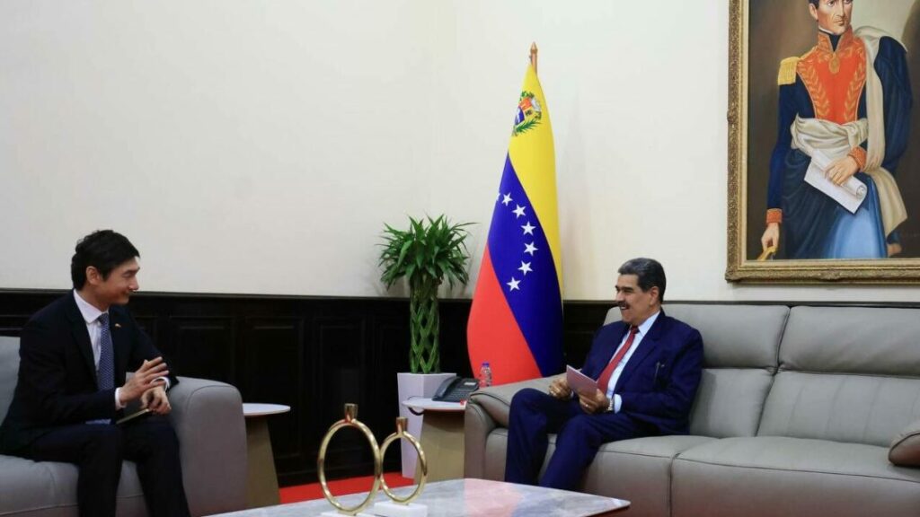 Presidente Maduro se reunió con los embajadores de China y Rusia para sellar asociaciones estratégicas y agendas binacionales 2 maduro e1759876995402 1068x601 1