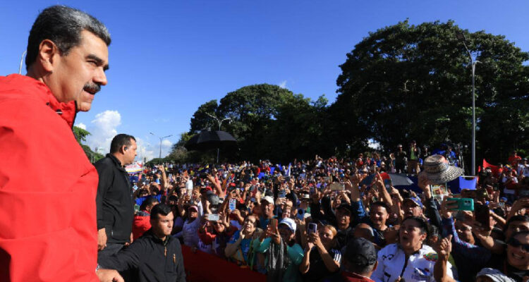 Presidente Maduro: «Vamos a obtener la paz, pero con soberanía y dignidad» 1 Maduro