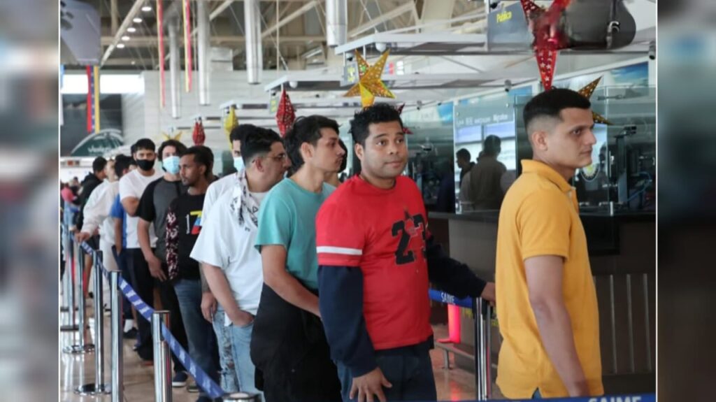 Llegaron al país 217 migrantes venezolanos provenientes de Estados Unidos 2 venezuela recibe a 217 migrantes cortesia 49083