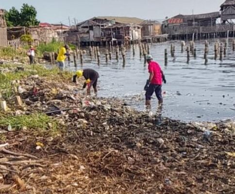 Alcaldía de Maracaibo mantiene operativo permanente de limpieza en caños y cañadas de la parroquia Coquivacoa 1 1763372141358