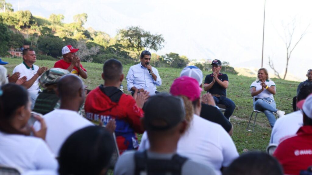 Presidente Maduro instó a las comunidades activarse para la campaña de la Cuarta Consulta Popular 2 3TSO2odn