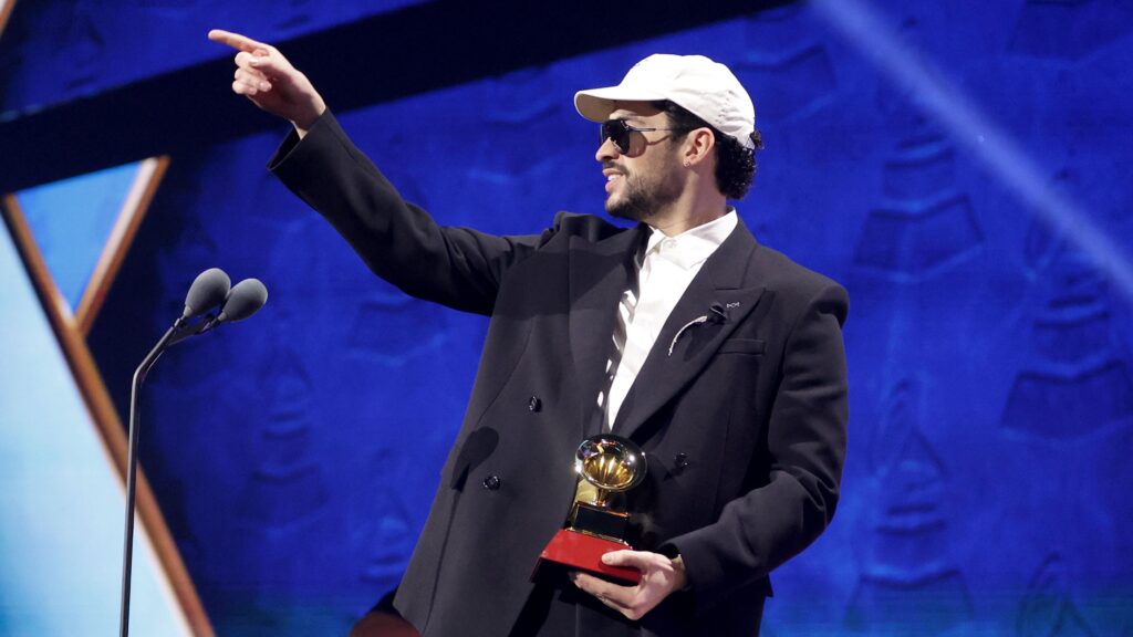 Bad Bunny triunfó en unos sorpresivos Grammy Latinos 2 Bunny