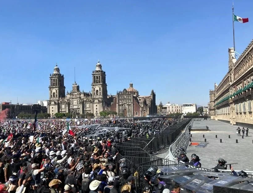 La generación Z se le alzó a Sheinbaum en México (Buenas fotos) 2 Captura de pantalla 2025 11 15 a las 22.52.56