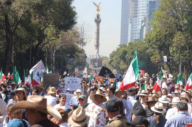 La generación Z se le alzó a Sheinbaum en México (Buenas fotos) 11 Captura de pantalla 2025 11 15 a las 22.58.25