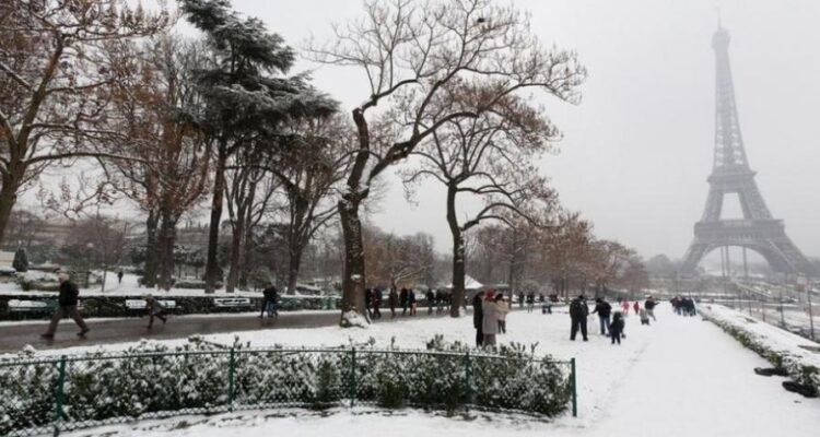 Un herido grave y 27 leves por el paso de Goretti en Francia con vientos de hasta 213 km/h 1 Frio en Francia