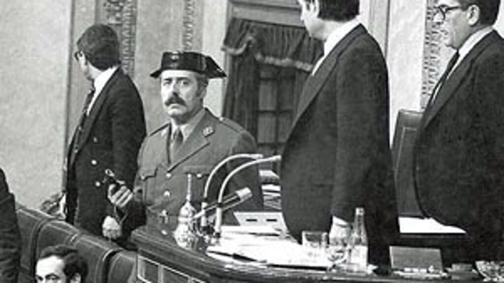 «Mi hijo me dio la espalda» y elogios a Franco: qué cuenta en sus memorias el rey emérito Juan Carlos de España y por qué su publicación es tan polémica 3 Golpe