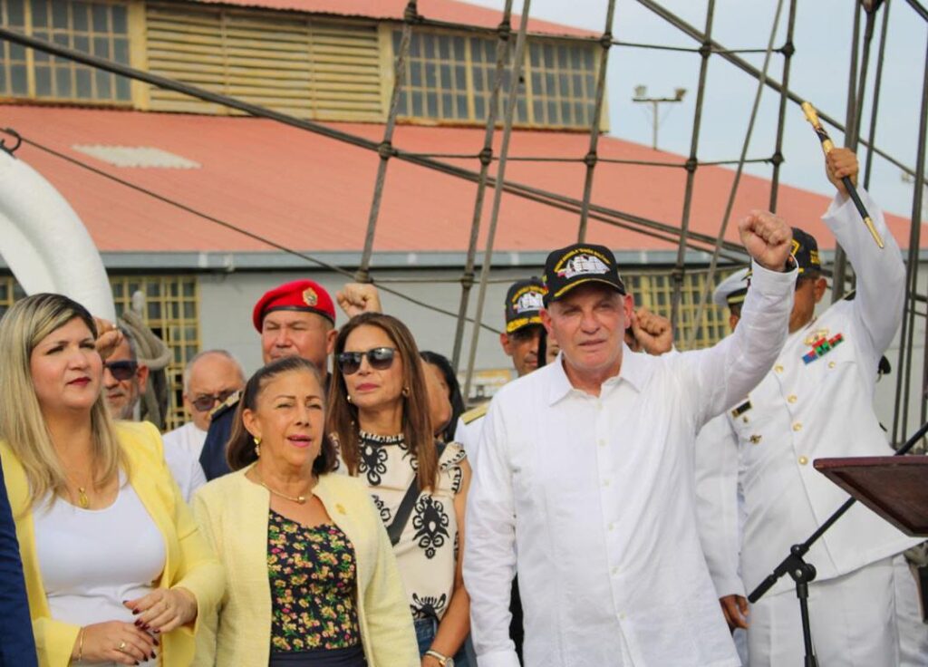 Buque Escuela «Simón Bolívar» regresó a Maracaibo 5 IMG 20251117 WA0058