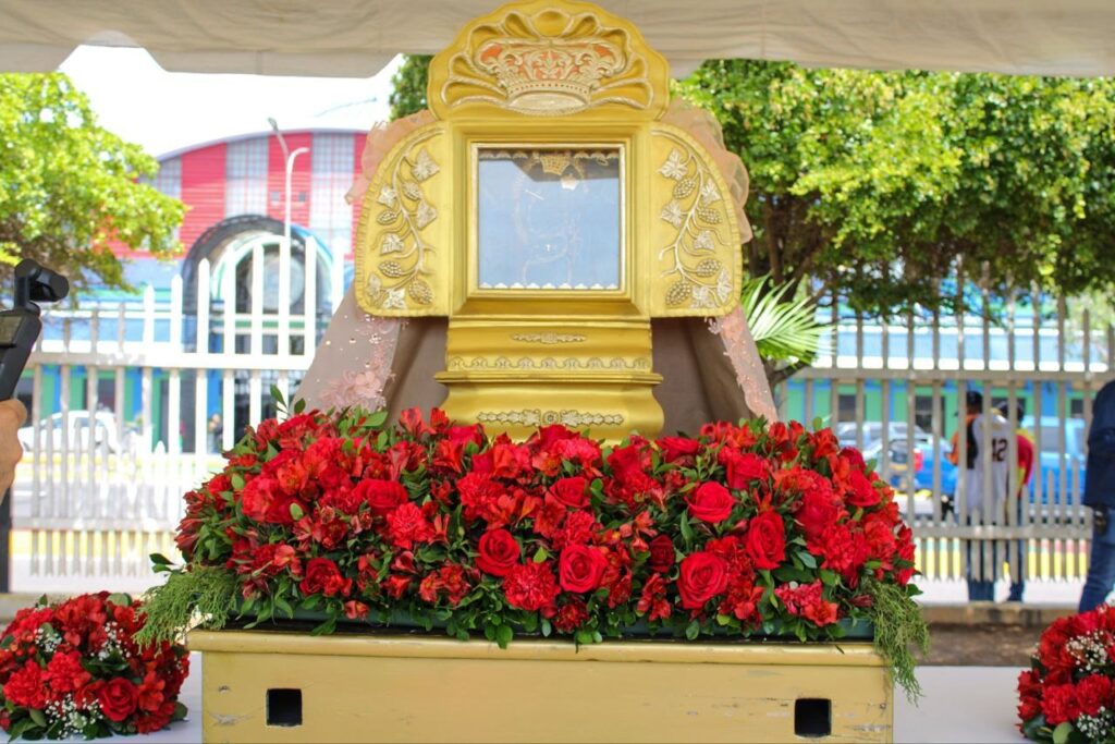 Alcalde Di Martino: La Virgen nos va a conceder el milagro de seguir transitando por los caminos de la paz 3 IMG 20251117 WA0111