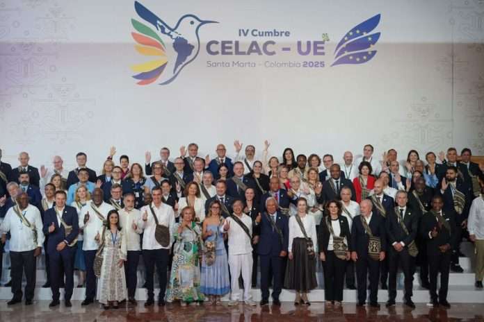 La Cumbre CELAC-UE llamó a la paz y cuestiona despliegue militar de EE. UU. en el Caribe 2 IV cumbre Celac UE 696x464 1