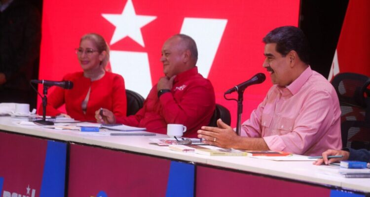 Presidente Maduro: En menos de 48 horas se logró conformar 145 mil Comités Bolivarianos de Base Integral 1 Maduro. Comite