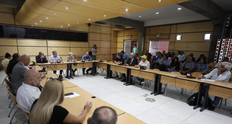 Opositores