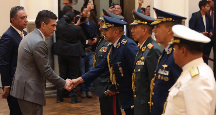 Rodrigo Paz cambió alto mando militar de Bolivia: «No es fácil lo que viene» 1 Paz
