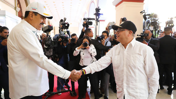 Petro dijo que el problema de Maduro es la «falta de democracia» pero que no tiene vínculo con el narcotráfico 2 Petro y Maduro
